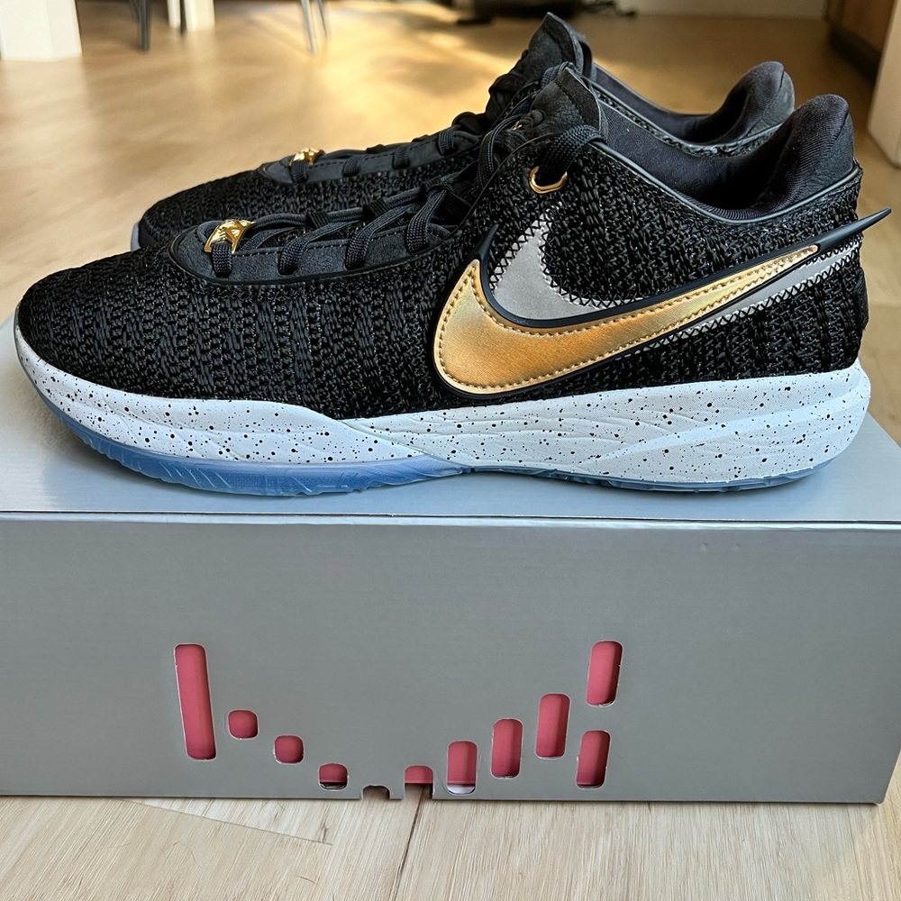 Nike Lebron XX Black/Gold
